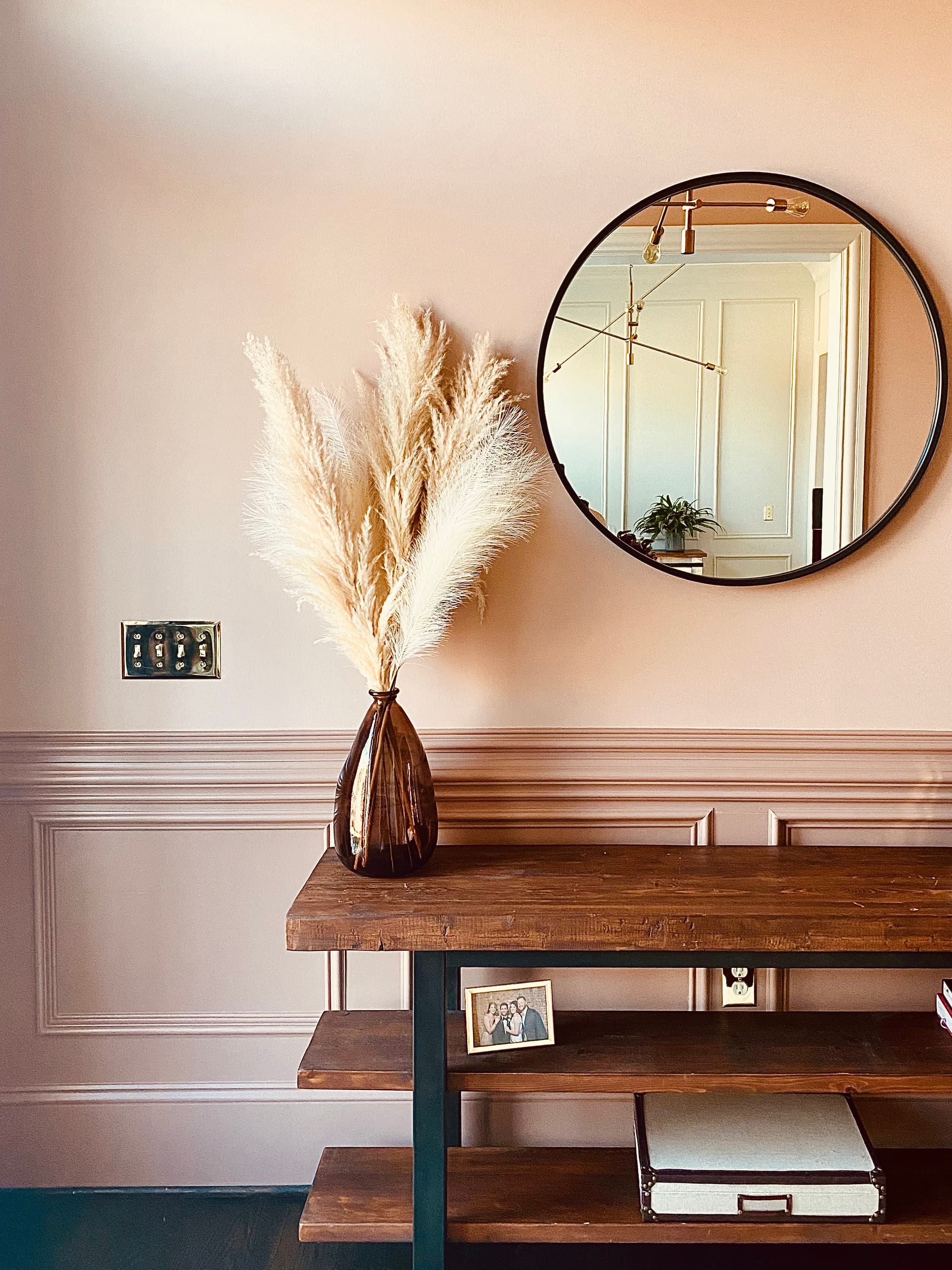 Pinky Beige and Redend Point by Sherwin-Williams, photo by Sam Smith