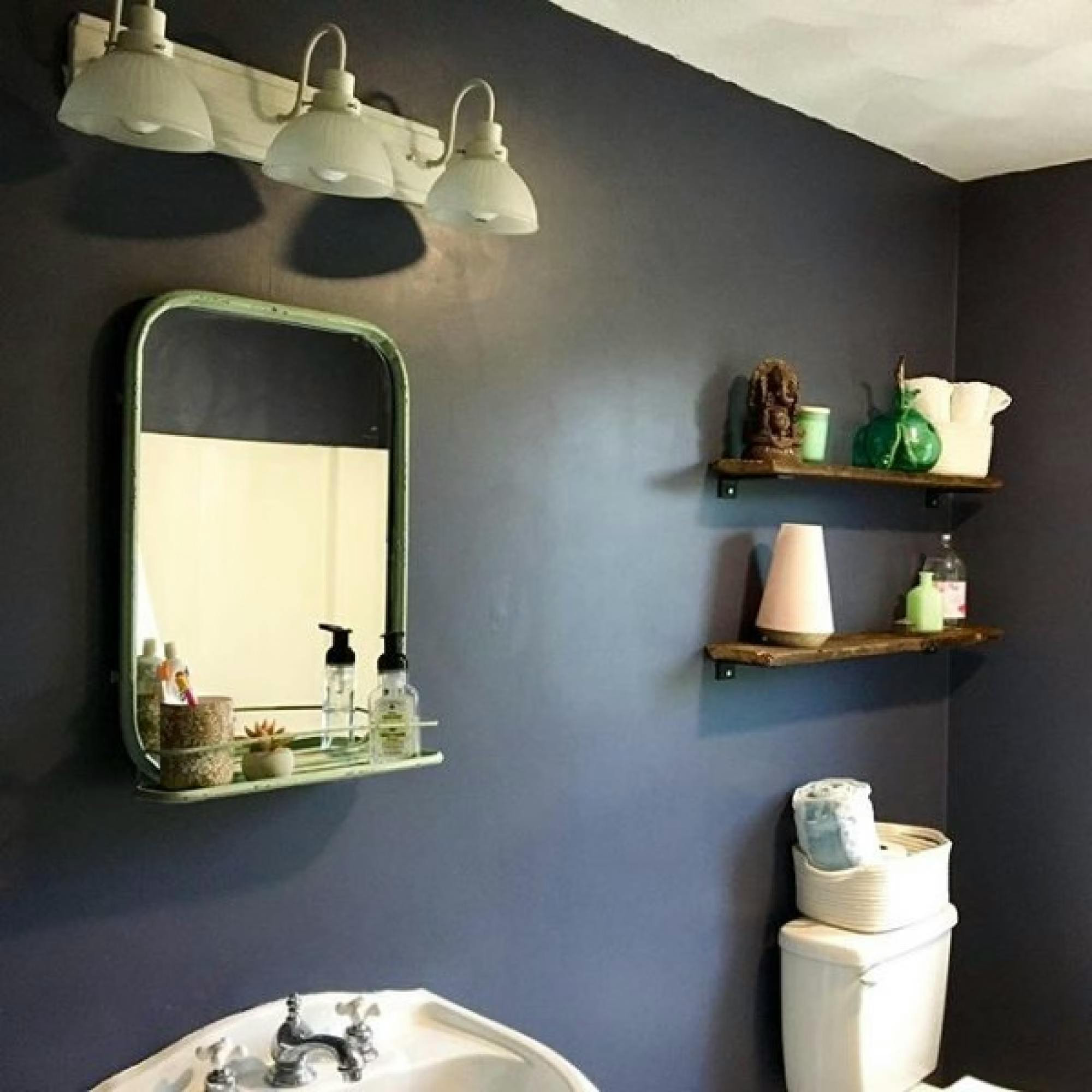@mandakate82 used Sherwin-Williams Mineral Gray (SW 2740) to paint their bathroom.