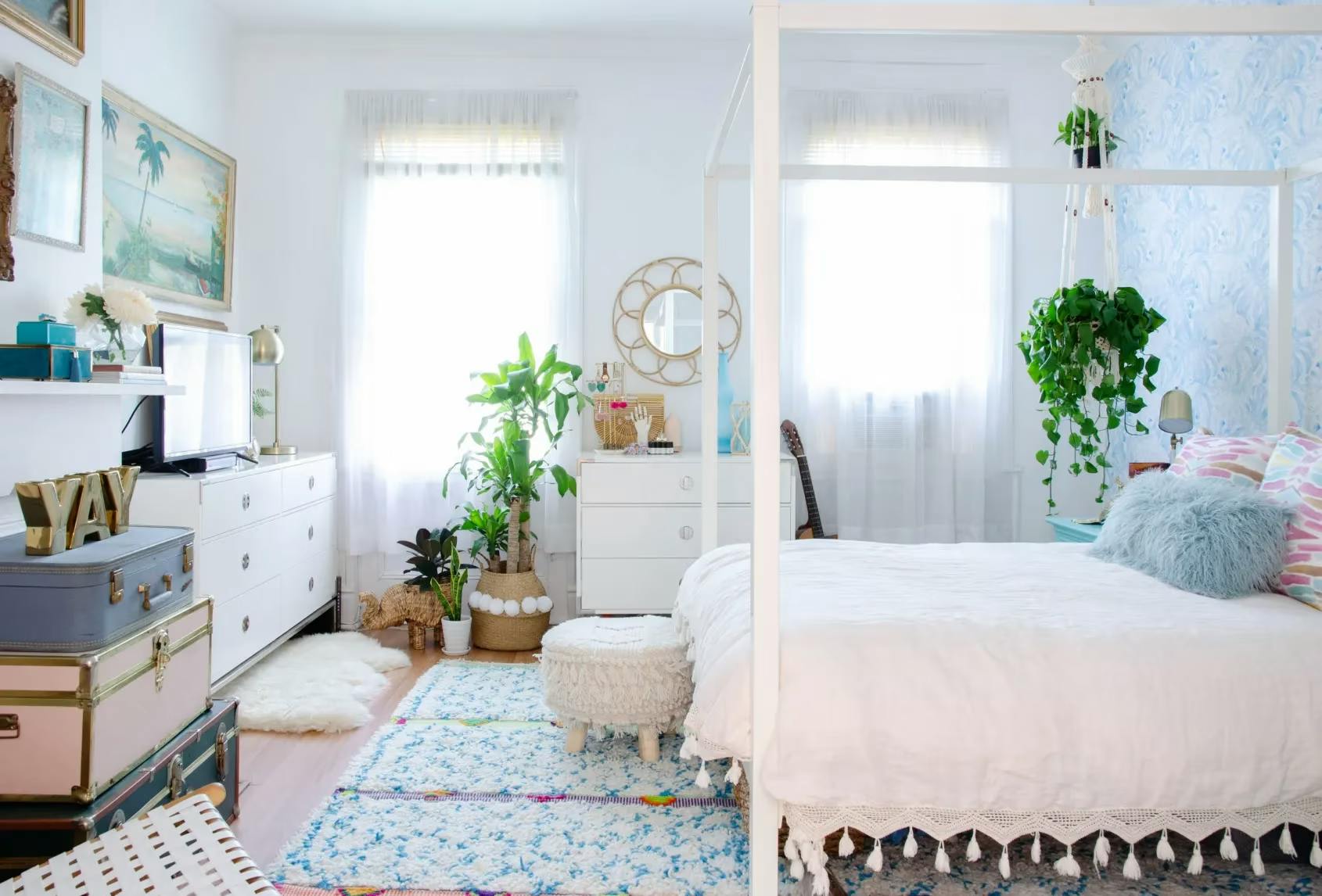 Simply White by Benjamin Moore, featured in Apartment Therapy, photo by Nancy Mitchell